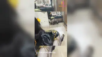 调教性奴专场 黑丝旗袍母狗饥渴求肉棒 骚穴都被操弄AV棒玩坏了