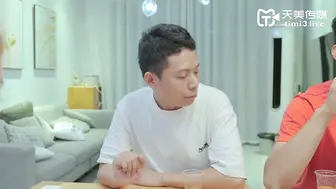 性爱笔记之助兄弟上了室友性感闺蜜