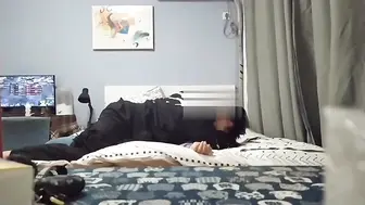 女友闺蜜小姐姐来我家里串门，忍不住就把她给上了