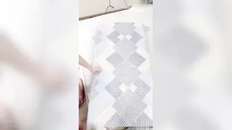 18岁满分大白兔学生妹乖乖被男友无套猛操粉嫩多汁小逼 巨乳晃荡高潮浪叫操个不停！