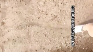 勾搭工地小伙子，小伙太激动没憋住内射了